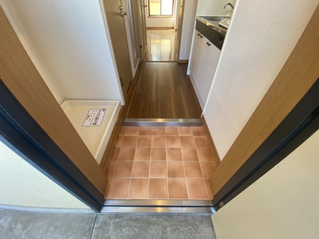 玄関　※別部屋参考写真