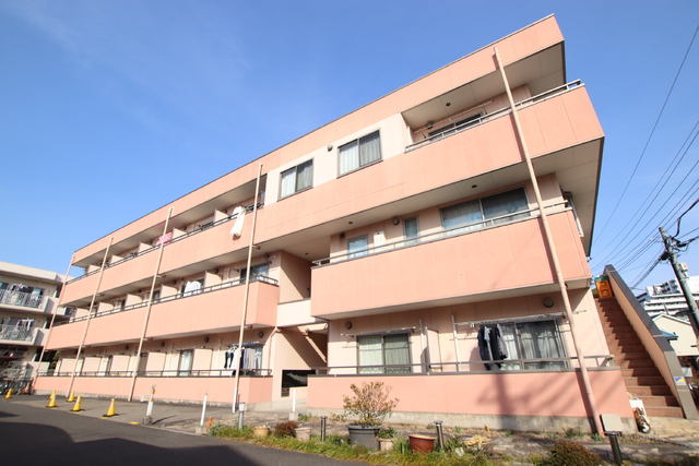 建物外観　鉄骨造マンションタイプ♪インターネット無料です。