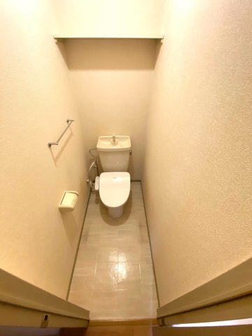 ＪＲ総武本線 四街道駅 徒歩6分 2階建 築30年のトイレ写真