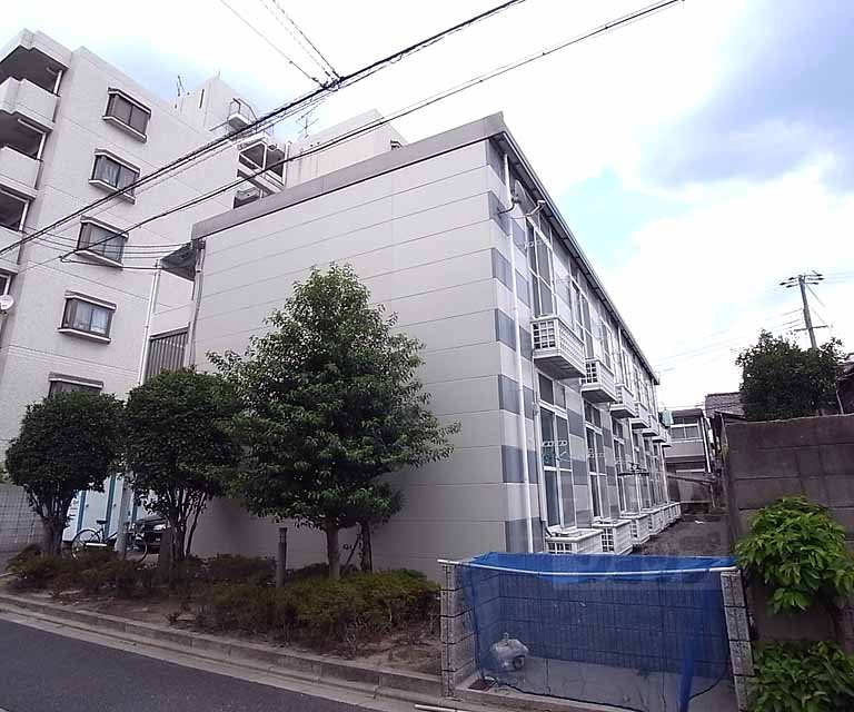 レオパレス新大宮の外観写真