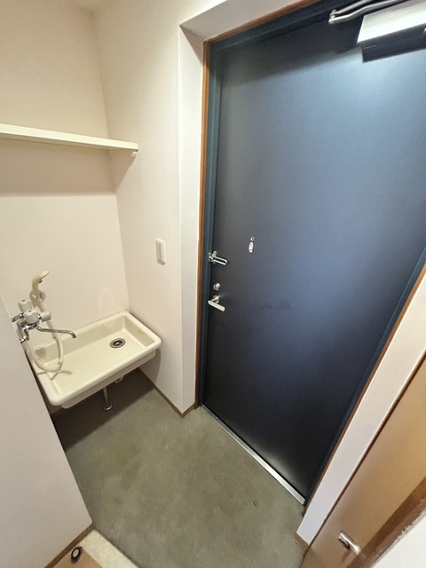 玄関　別部屋参考写真です