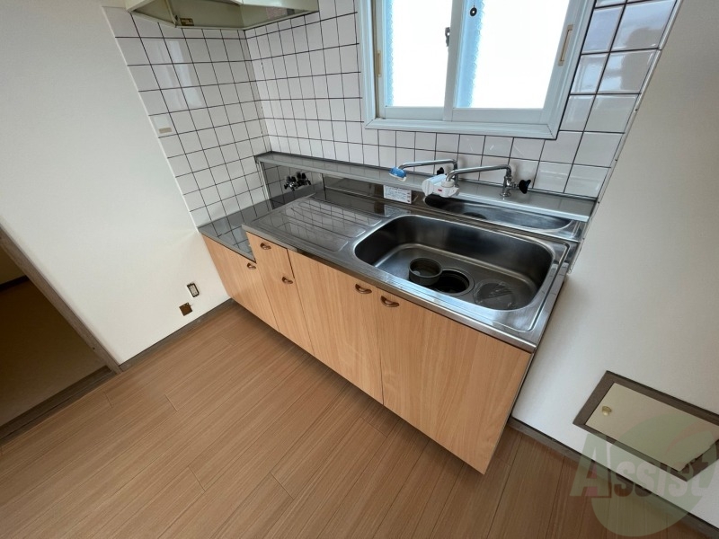 キッチン　キッチンです。ご自身でコンロを設置していただけます。