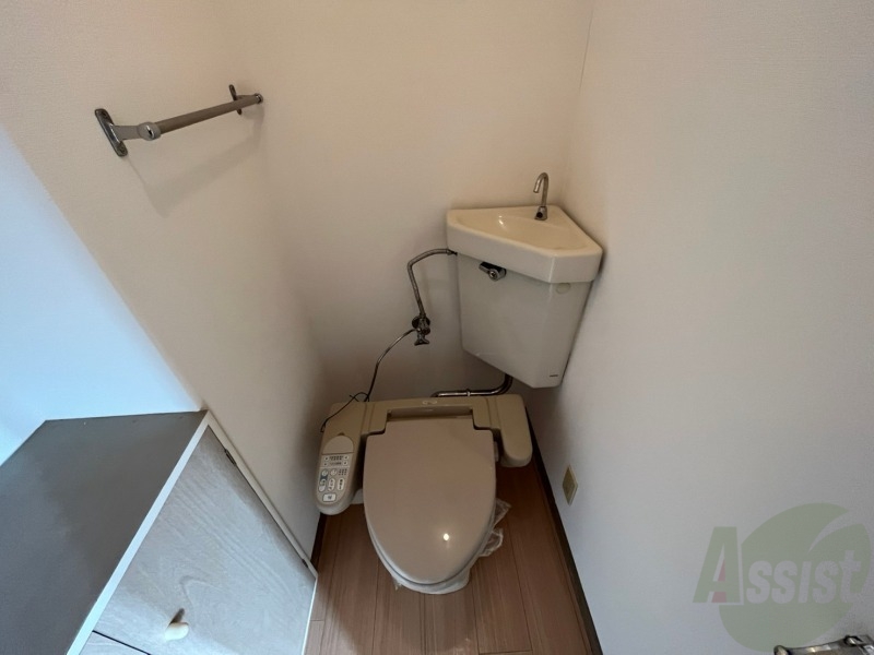 トイレ　トイレです。ウォシュレット付を探している方、おすすめです。