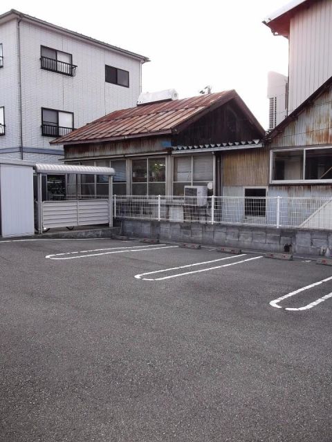 【Ｒｅｎｃｏｎｔｒｅ湖山駅前の駐車場】