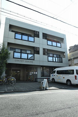 京都市上京区菱屋町のマンションの建物外観