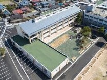 【ニューオグラハイツの小学校】