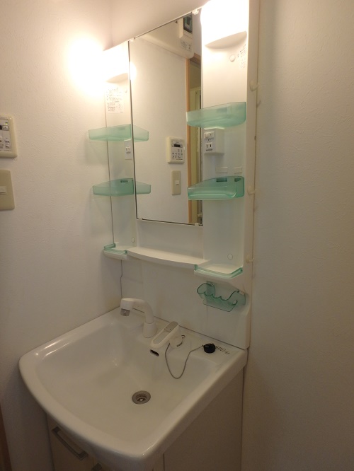 洗面設備　※同物件代表的なお部屋です