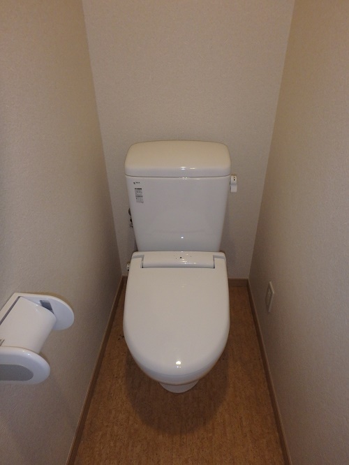 トイレ　※同物件代表的なお部屋です