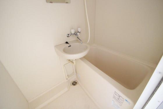 バス・シャワールーム　※別部屋の写真です