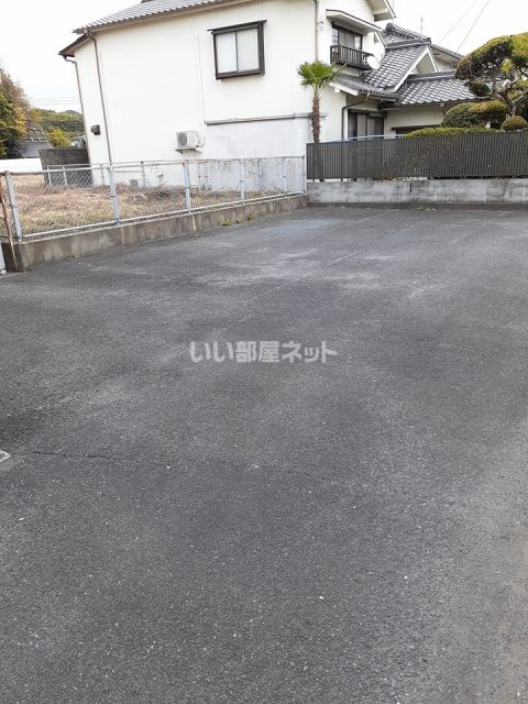 【あけぼのハイツの駐車場】