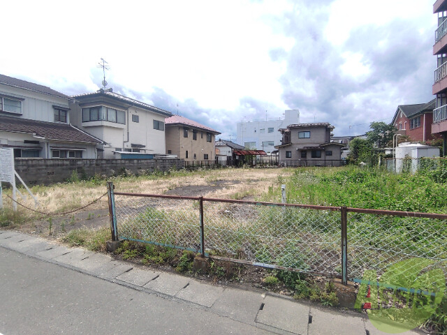 仙台市若林区志波町のアパートの建物外観