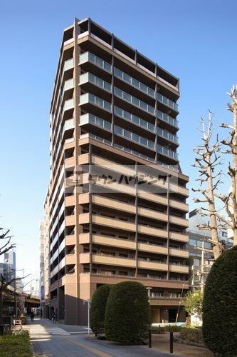 千代田区岩本町のマンションの建物外観