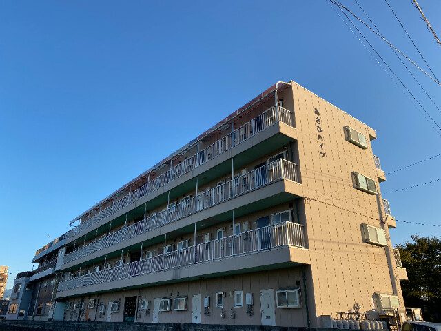 福岡市東区土井のマンションの建物外観