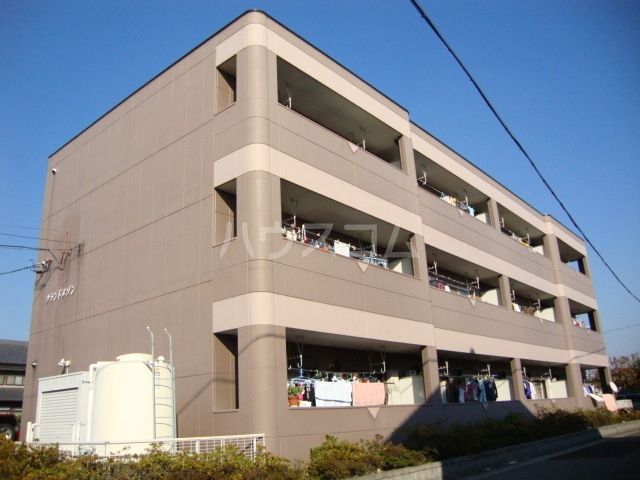 津島市神守町のマンションの建物外観