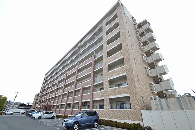 【倉敷市松島のマンションの建物外観】