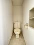 トイレ　白を基調とした空間で清潔感のあるトイレです♪