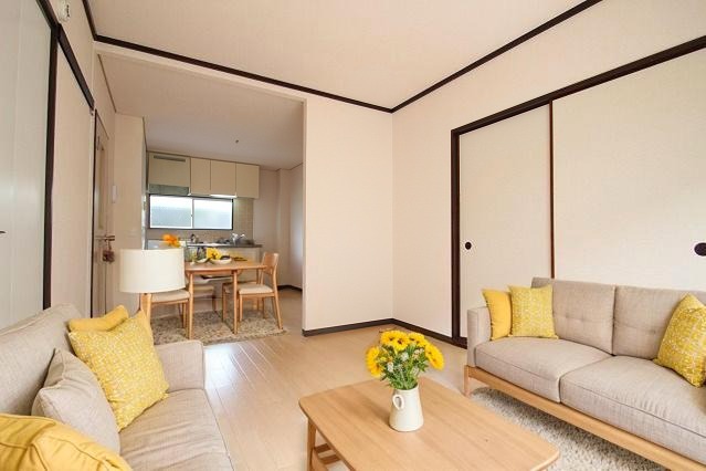 居室・リビング　ＣＧで家具等を配置したもので家具等は含まれません。