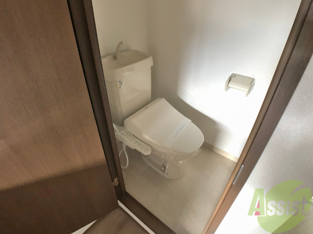 トイレ　トイレはウォシュレット機能付きです。安心して使用できますね