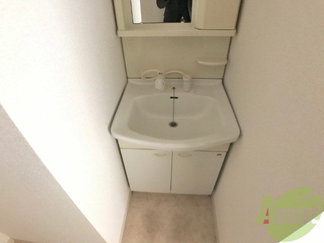 洗面設備　シャンプードレッサーなので身支度しやすそうですね。