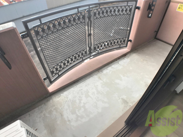 バルコニー　バルコニーは広々で洗濯物が捗りそうですね。