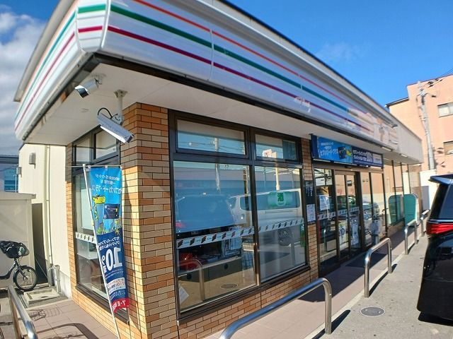 コンビニ　セブンイレブン京都上桂山田店（コンビニ）まで620m