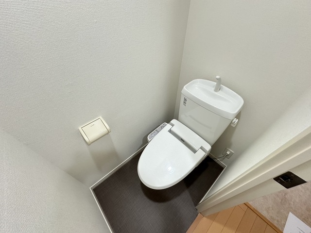 トイレ　別部屋参考写真です