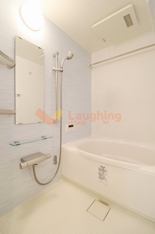 バス・シャワールーム　落ち着いた空間のお風呂です