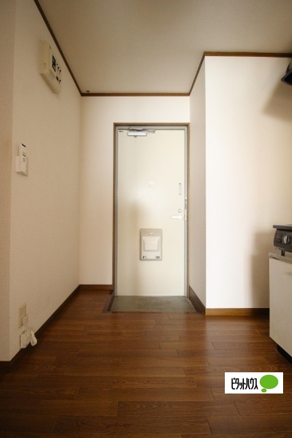 玄関　２０２号室