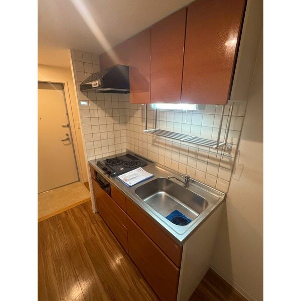 キッチン　写真は同タイプ別部屋反転画像です
