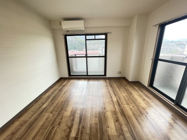 居室・リビング　同物件別号室