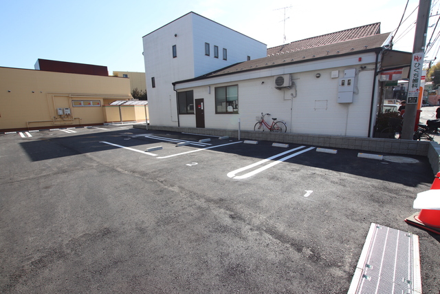 駐車場　敷地内駐車場（有料・要空き確認）