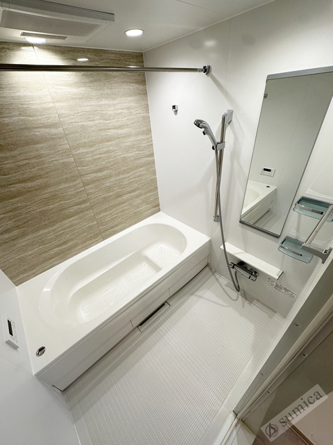 バス・シャワールーム　１坪サイズのバスルームでお寛ぎください♪♪