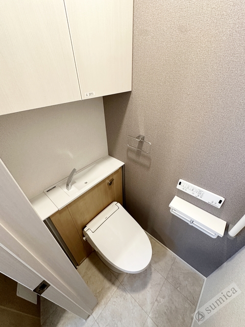 トイレ　温水洗浄便座付き♪♪