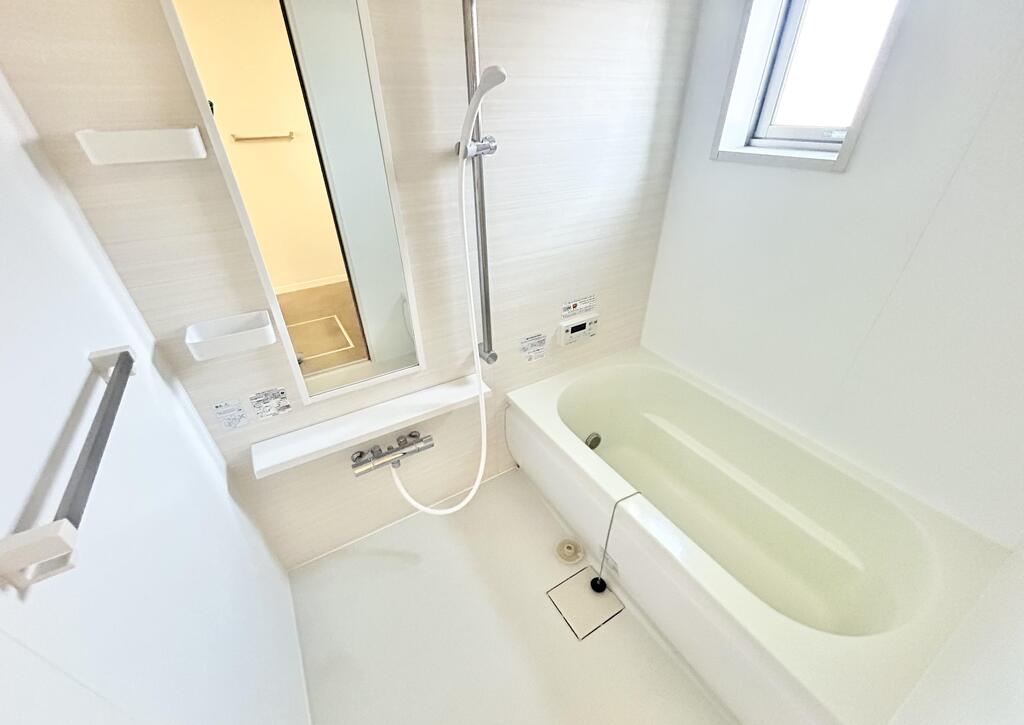 バス・シャワールーム　同型タイプ・反転