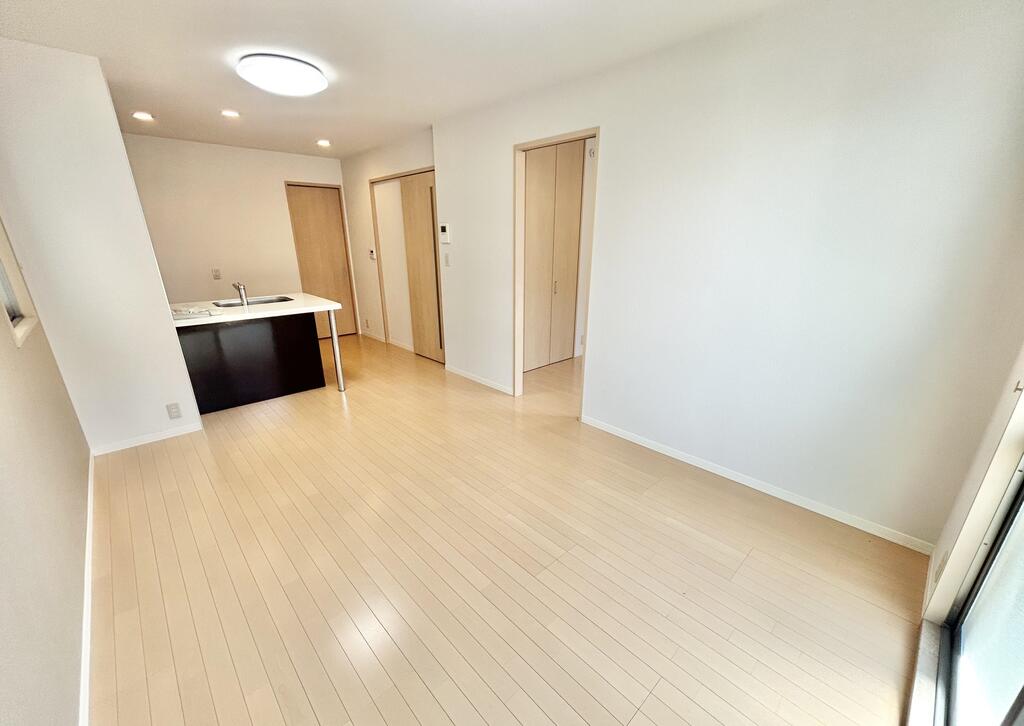 居室・リビング　同型タイプ・反転