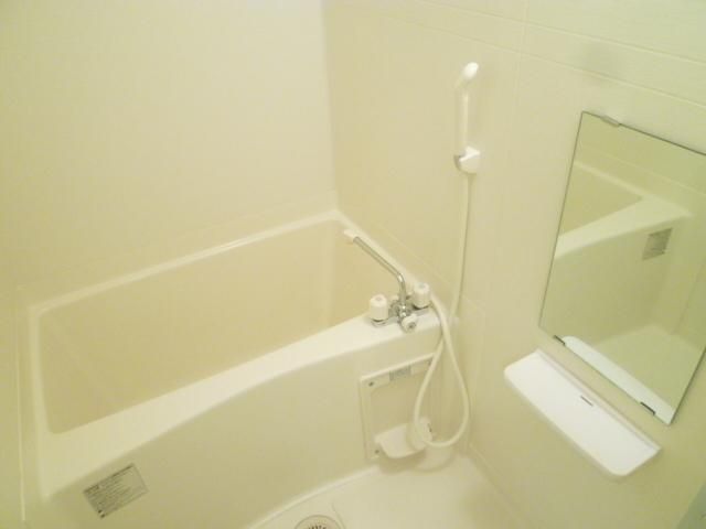 バス・シャワールーム　浴室に鏡あり☆
