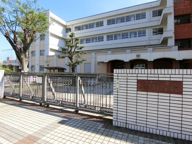 中学校　名古屋市立香流中学校（中学校）まで778m