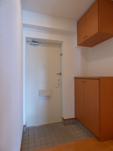 玄関　※写真と異なる場合現状優先。