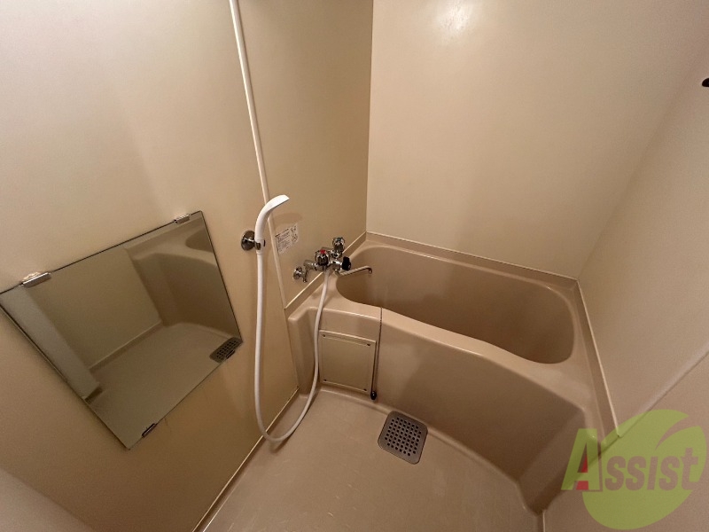 バス・シャワールーム　お風呂になります。一日の疲れを癒してくださいね。