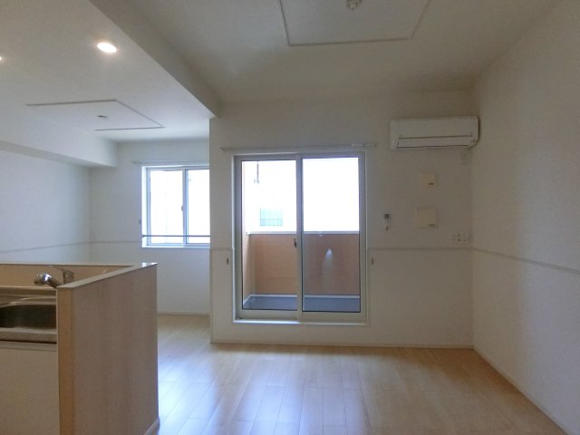 居室・リビング　イメージ202号室写真（反転タイプ）