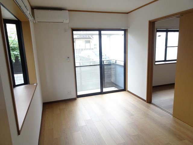 居室・リビング　★★南側６帖の洋室です♪★★