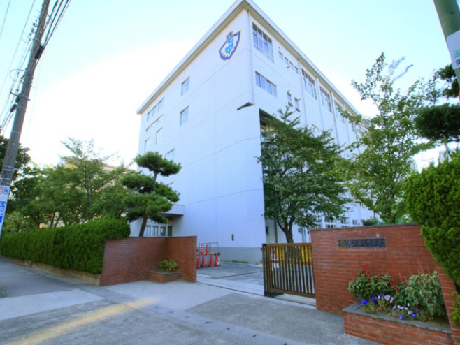 中学校　市川市立第七中学校（中学校）まで1076m
