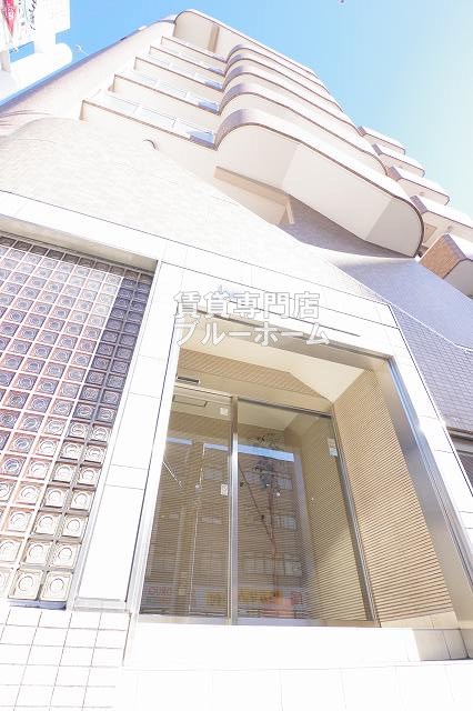 建物外観　駅前にある鉄筋コンクリート造のマンションです！