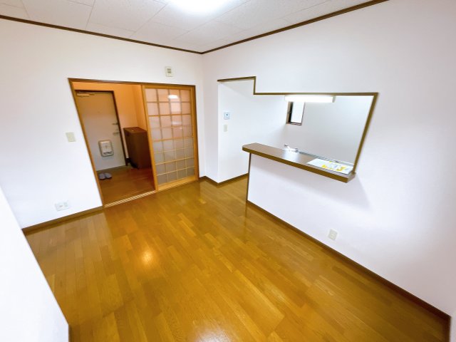 居室・リビング　こちらの居間で趣味の時間をお楽しみください