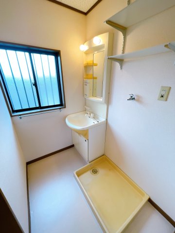 洗面設備　使いやすい独立洗面台です