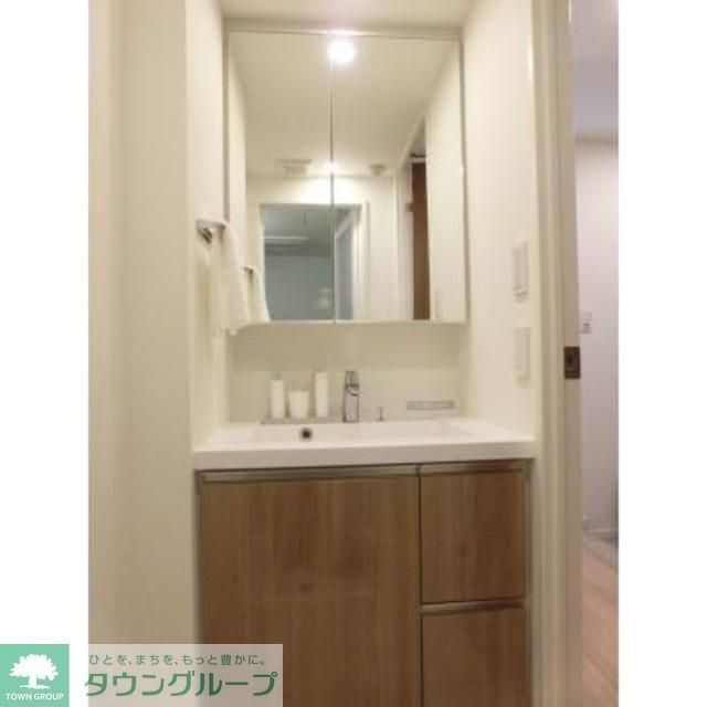 洗面設備　※写真は同タイプ住戸です。
