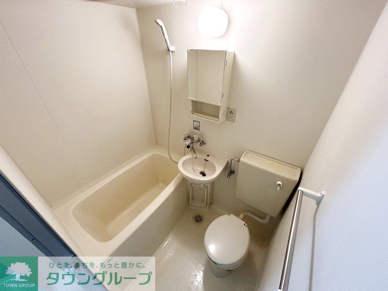 バス・シャワールーム　同物件別部屋写真
