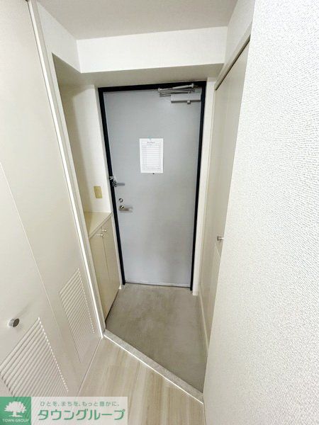 玄関　同物件別部屋写真