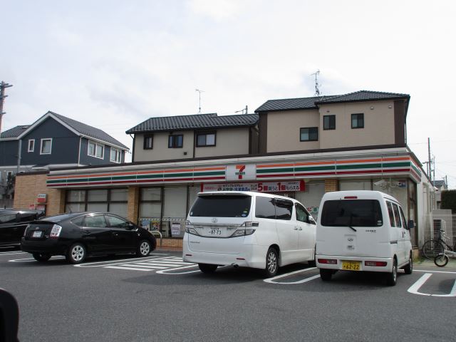 コンビニ　セブンイレブン（コンビニ）まで390m