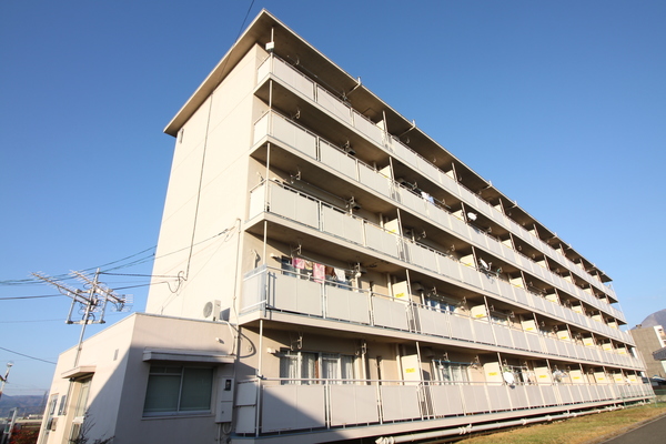 建物外観　鉄筋コンクリート！